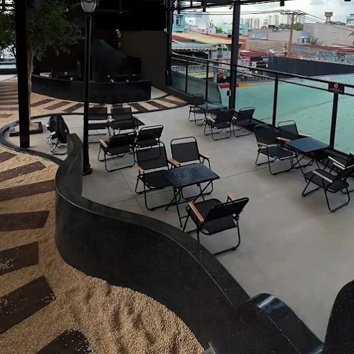 Nhũng quán cafe tông đen huyền bí 12