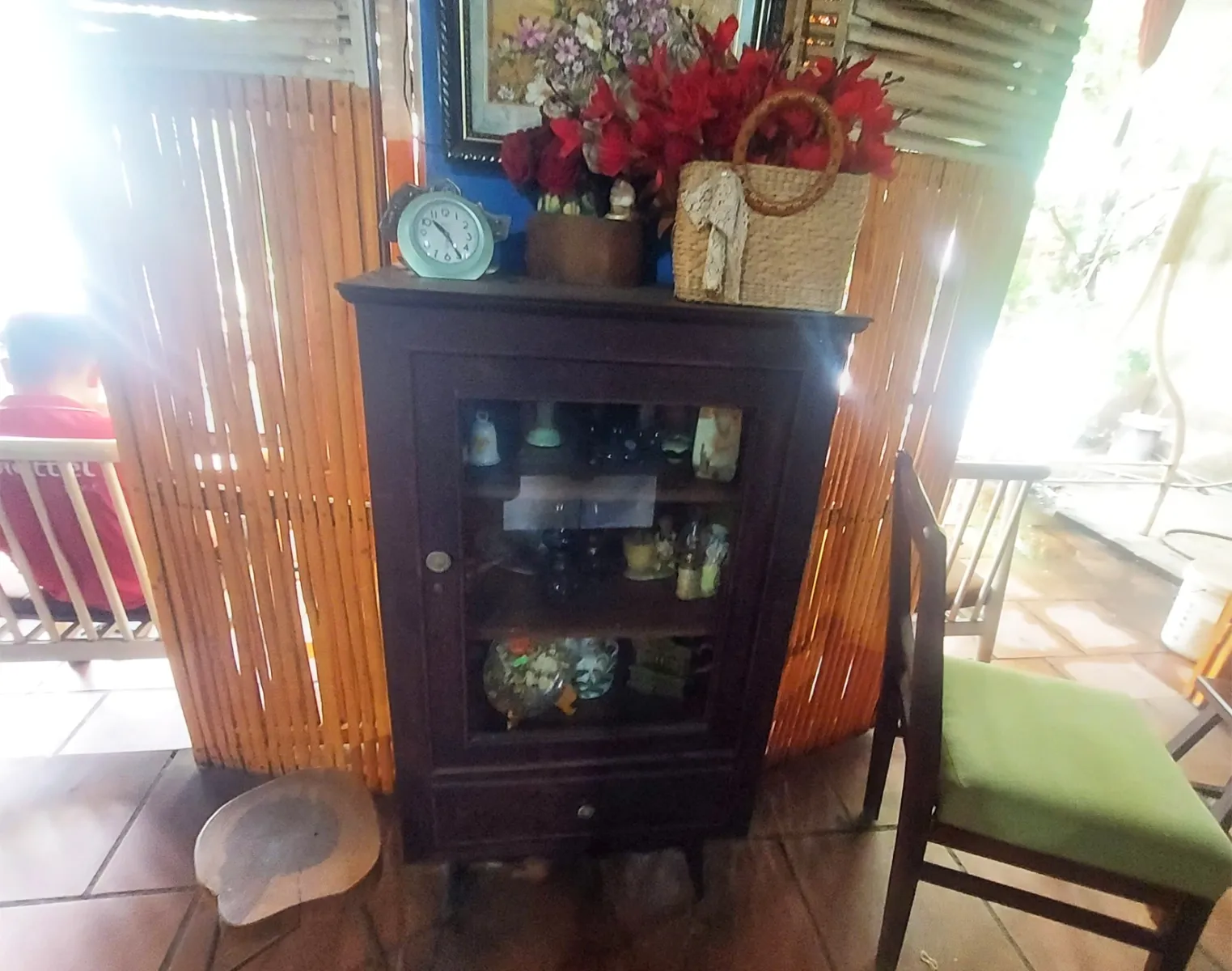 Tủ gỗ đựng đồ trưng bày