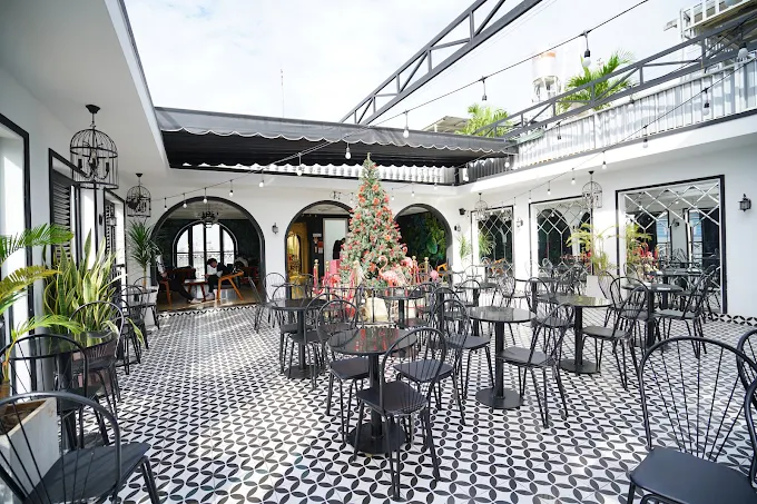 Thiết kế thi công quán cafe đẹp, giá cạnh tranh, không gian cổ kín 5